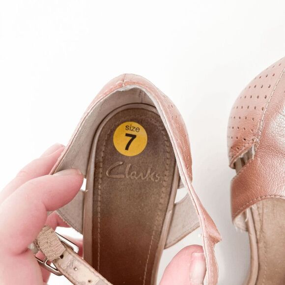 Clarks Womens Peep Toe Leather Wedge Heel Sandals Rose Gold Size 7 - Picture 2 of 7